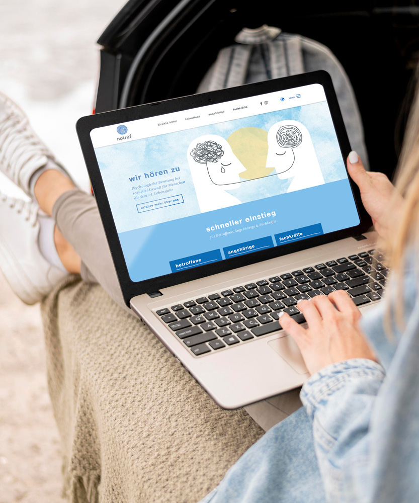 Notruf Website auf dem Laptop