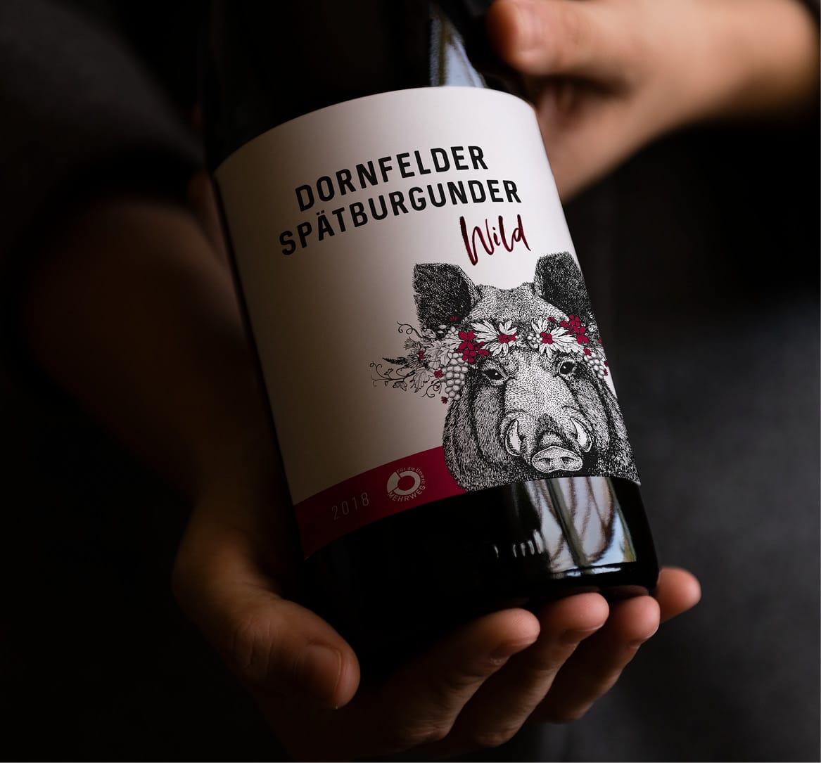 Nahaufnahme vom Dornfelder Spätburgunder von vivo lo vin