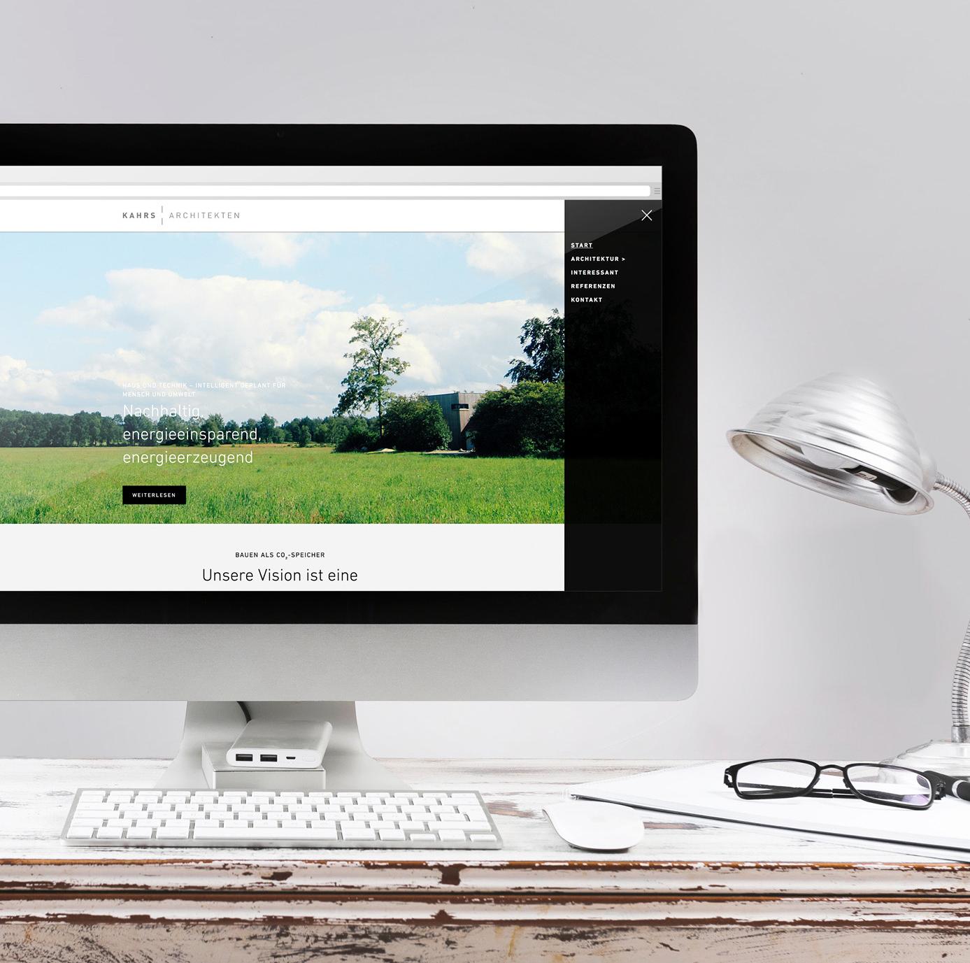 iMac auf dem die Website von Kahrs Architekten zusehen ist