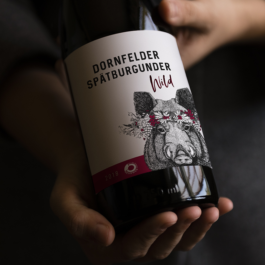Nahaufnahme vom Dornfelder Spätburgunder von vivo lo vin